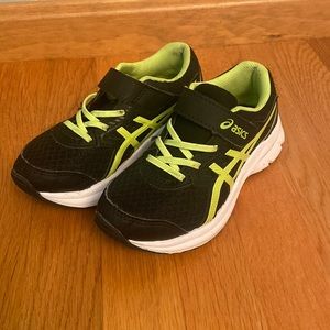 ASICS boys shoe